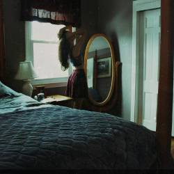 Hotel Books : I’m Almost Happy Here, But I Never Feel at Home